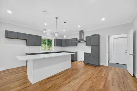 686 Depot Hill Road Poughquag NY 12570
