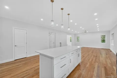 686 Depot Hill Road Poughquag NY 12570