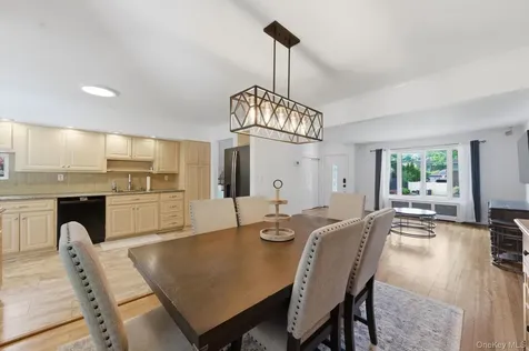 11 Lourae Drive Massapequa Park NY 11762