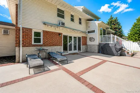 11 Lourae Drive Massapequa Park NY 11762