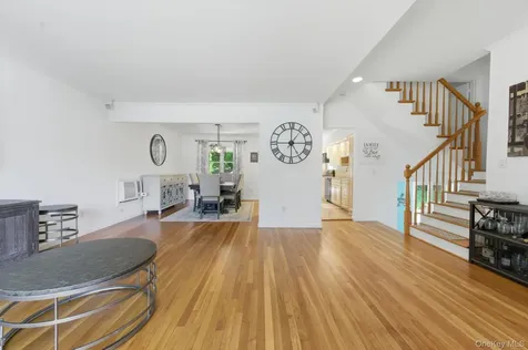 11 Lourae Drive Massapequa Park NY 11762