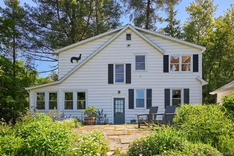 7 Blum Road Chatham NY 12075