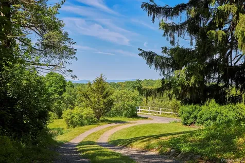 7 Blum Road Chatham NY 12075