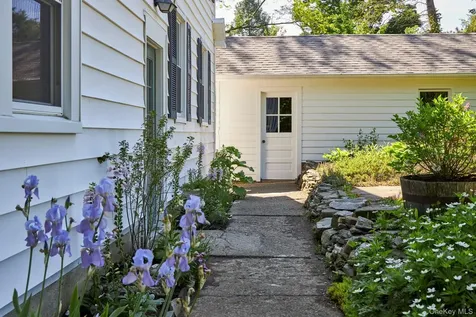 7 Blum Road Chatham NY 12075