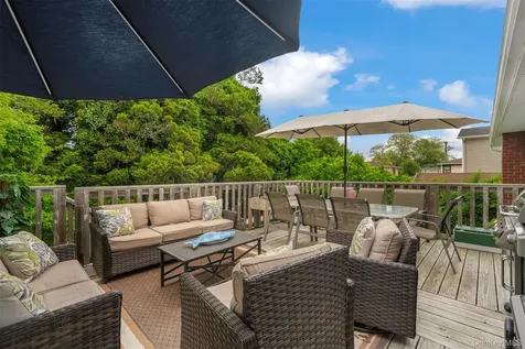 117 Washington Place Massapequa NY 11758
