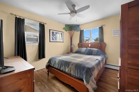 117 Washington Place Massapequa NY 11758
