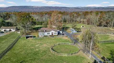 99 Dusinberre Road Gardiner NY 12525