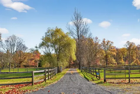 99 Dusinberre Road Gardiner NY 12525