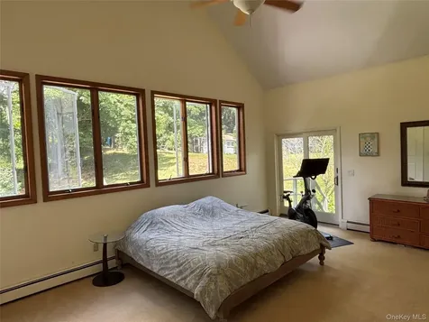 8 Trillium Road Pleasant Valley NY 12569