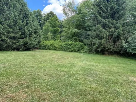 8 Trillium Road Pleasant Valley NY 12569