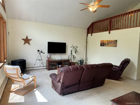 8 Trillium Road Pleasant Valley NY 12569