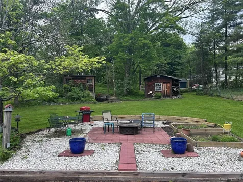 4 Petticoat Lane Beacon NY 12508