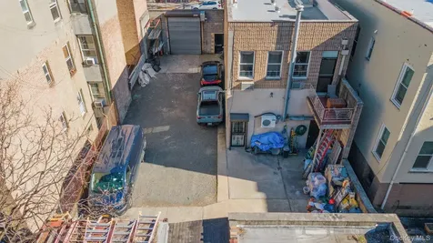 31-30 14th Street Astoria NY 11106