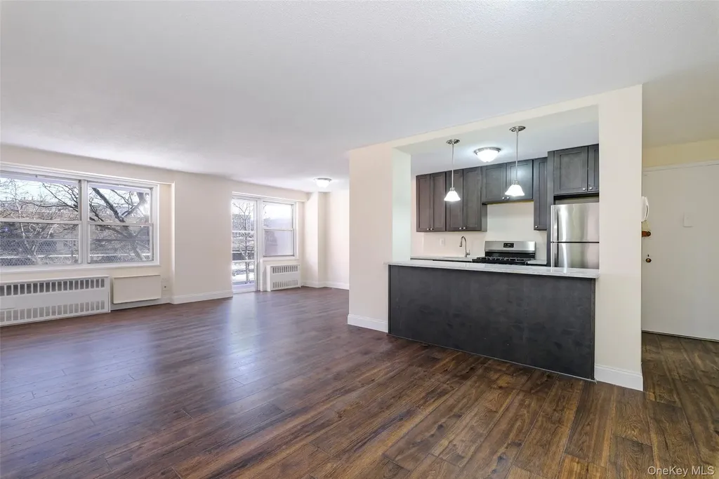 2550 Olinville Avenue Bronx NY 10467