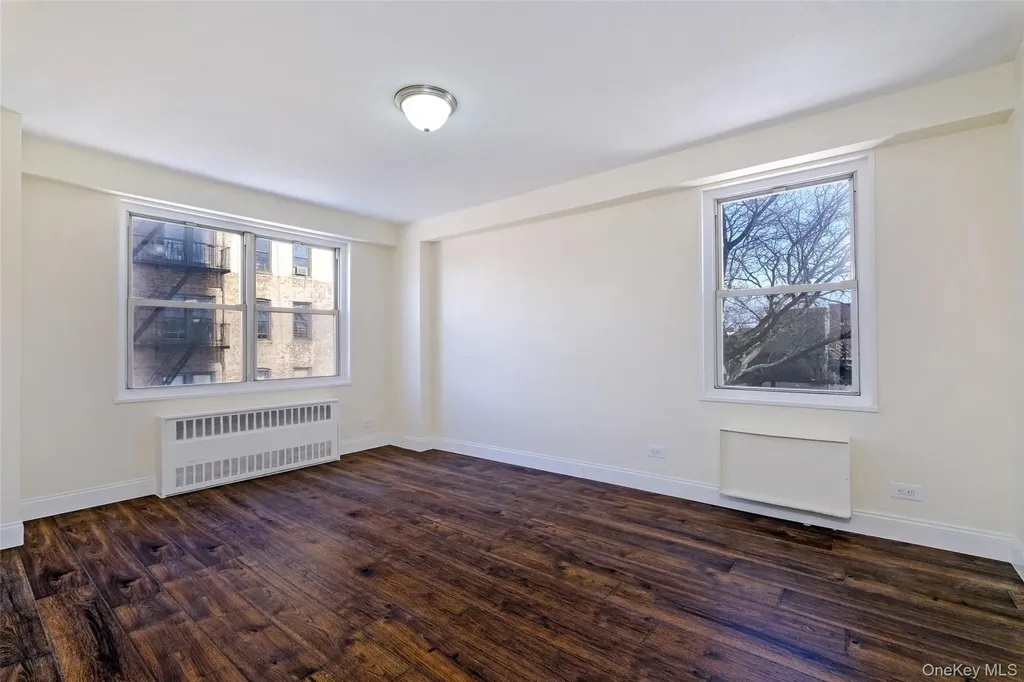 2550 Olinville Avenue Bronx NY 10467