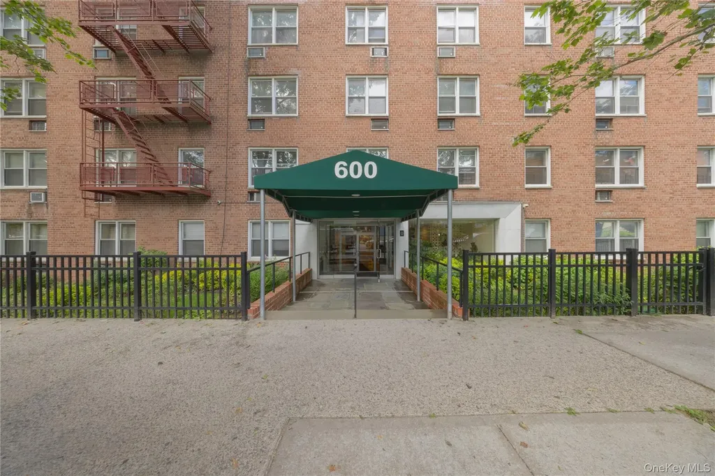 600 Locust Street Fleetwood NY 10552