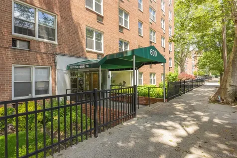 600 Locust Street Fleetwood NY 10552