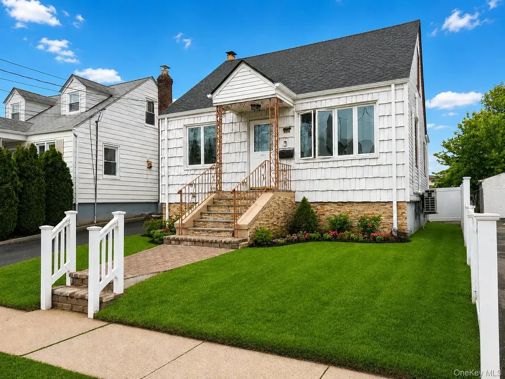 494 Lincoln Street Cedarhurst NY 11516