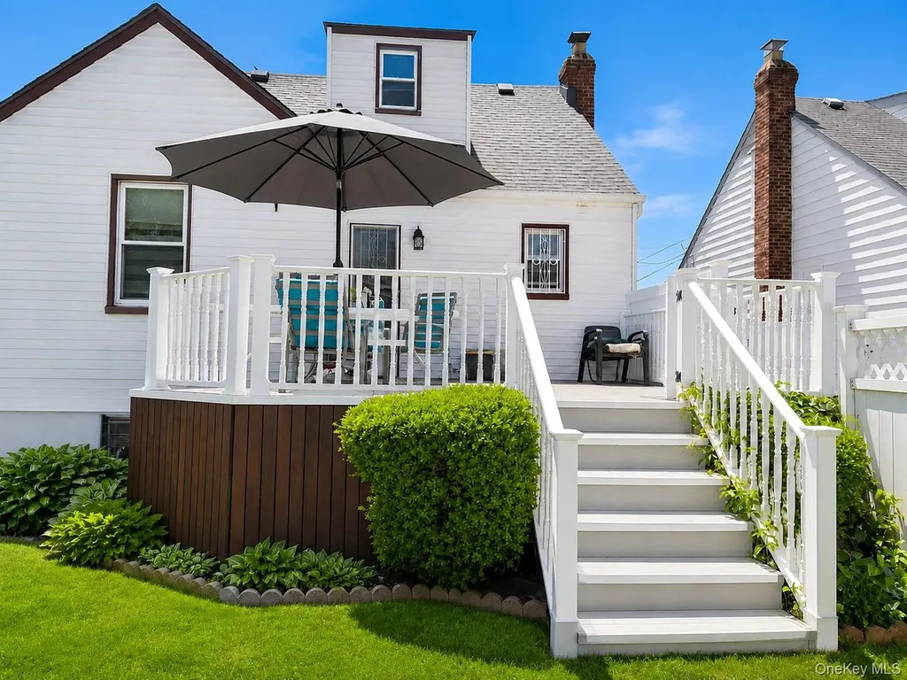 494 Lincoln Street Cedarhurst NY 11516