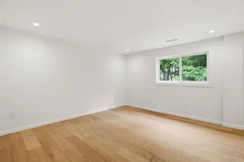 276 Agor Lane Mahopac NY 10541