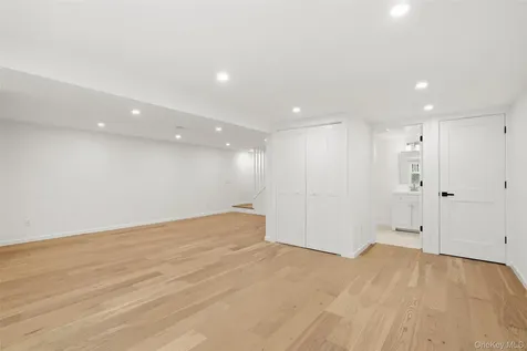276 Agor Lane Mahopac NY 10541