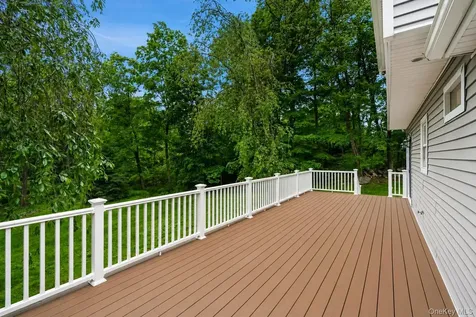 276 Agor Lane Mahopac NY 10541