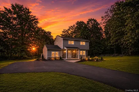 276 Agor Lane Mahopac NY 10541
