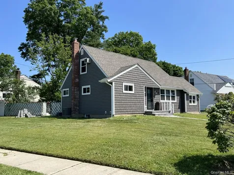 7 Mindy Lane Westbury NY 11590