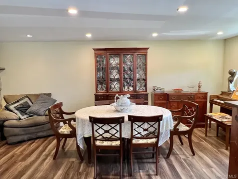 7 Mindy Lane Westbury NY 11590