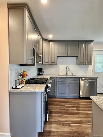 7 Mindy Lane Westbury NY 11590