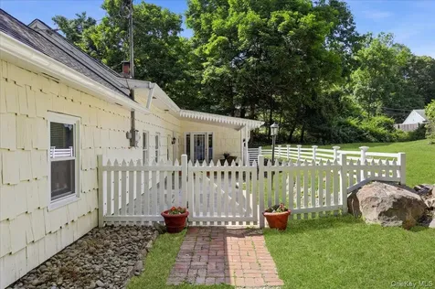 341 Cherry Street Bedford Hills NY 10507