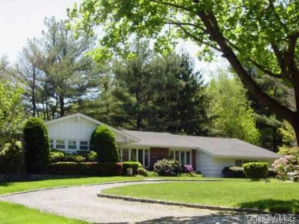 5 Breezy Hill Drive Northport NY 11768