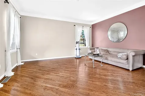 12 Meadowview Lane Carmel NY 10512