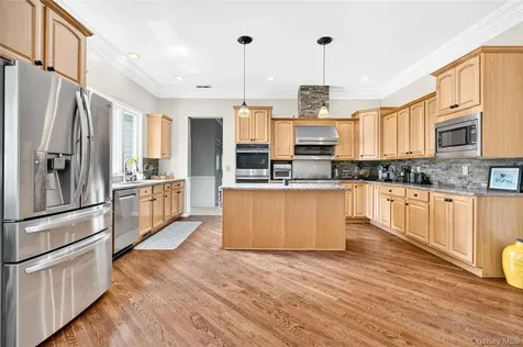 12 Meadowview Lane Carmel NY 10512