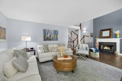 26 Wyndham Close White Plains NY 10605