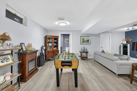 26 Wyndham Close White Plains NY 10605