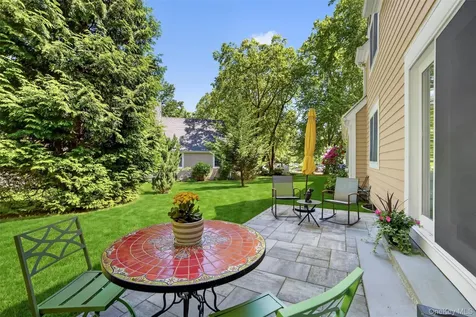 26 Wyndham Close White Plains NY 10605