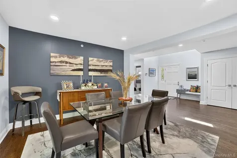 26 Wyndham Close White Plains NY 10605