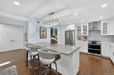 26 Wyndham Close White Plains NY 10605
