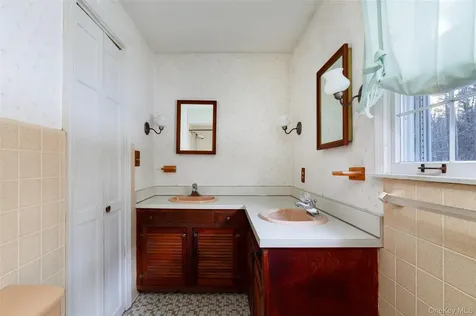 50 Aspinwall Road Red Hook NY 12571