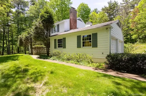 50 Aspinwall Road Red Hook NY 12571