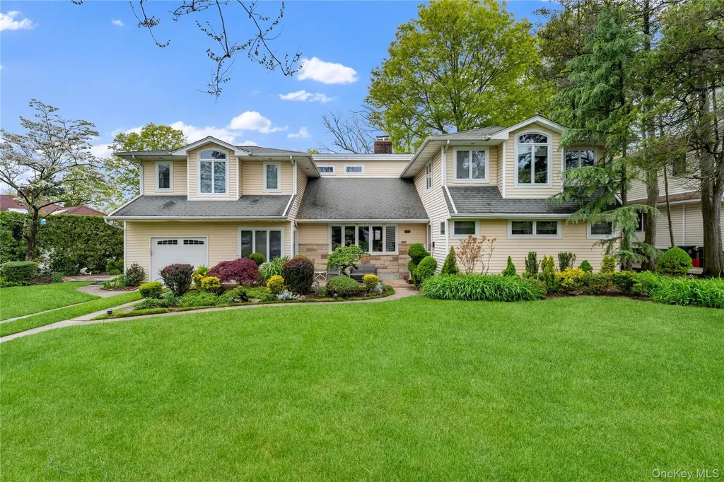 565 Mohawk Road West Hempstead NY 11552