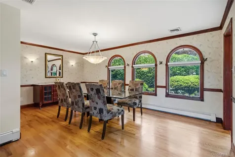 565 Mohawk Road West Hempstead NY 11552