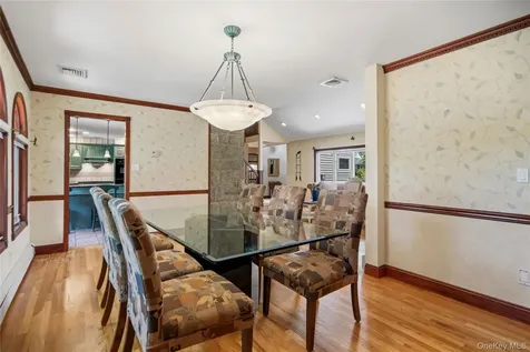 565 Mohawk Road West Hempstead NY 11552