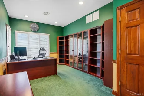 565 Mohawk Road West Hempstead NY 11552