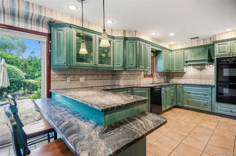 565 Mohawk Road West Hempstead NY 11552