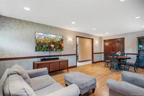 565 Mohawk Road West Hempstead NY 11552