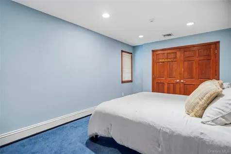565 Mohawk Road West Hempstead NY 11552