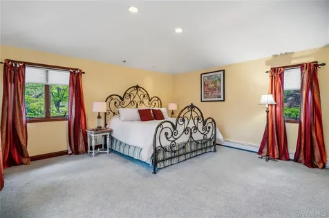565 Mohawk Road West Hempstead NY 11552