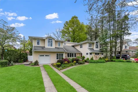 565 Mohawk Road West Hempstead NY 11552